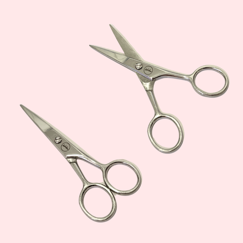 Eyebrow scissors